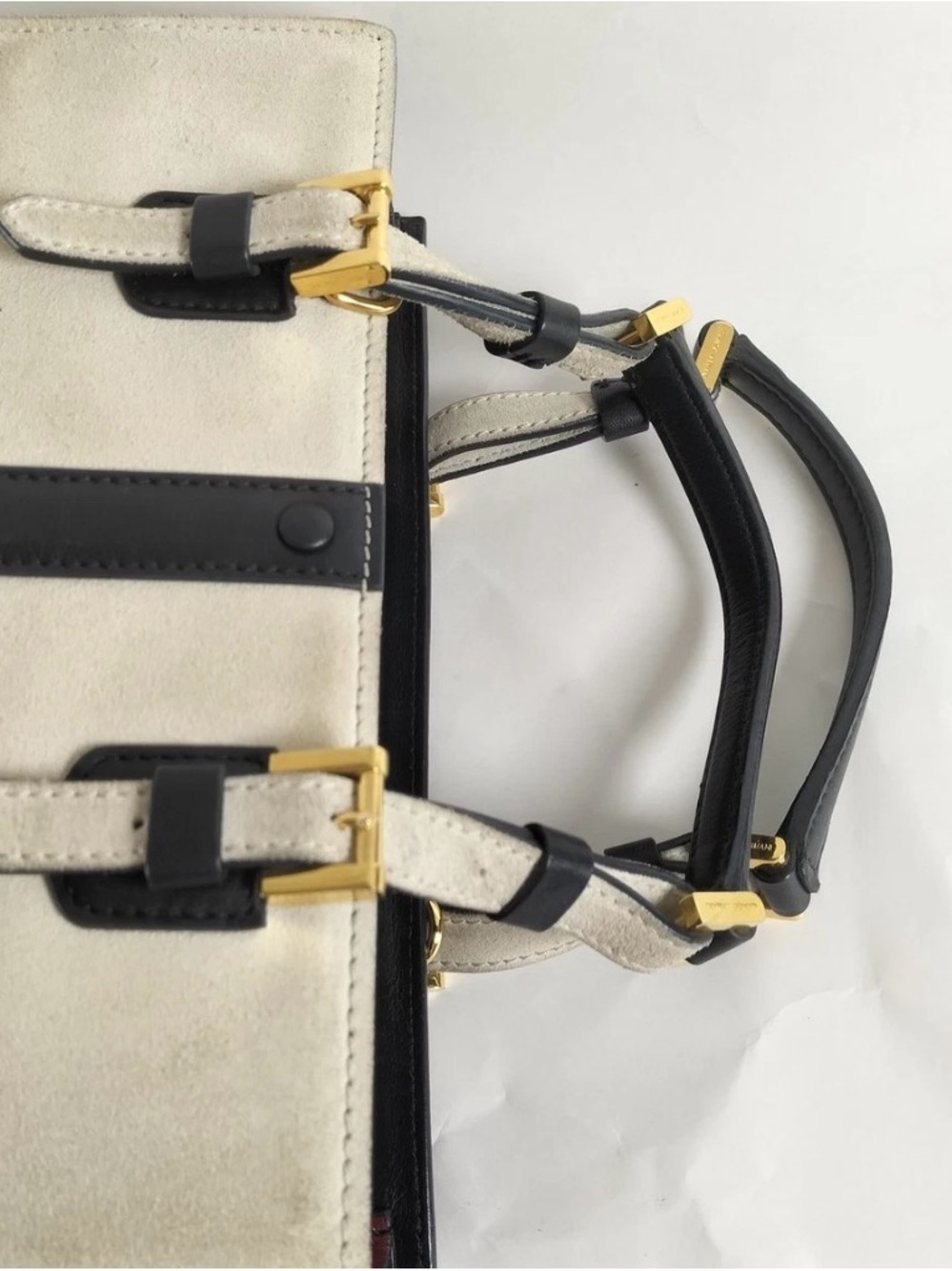Giorgio Armani Black and Cream Two-Tone Leather Tote with Gold Hardware - Picture 4 of 9